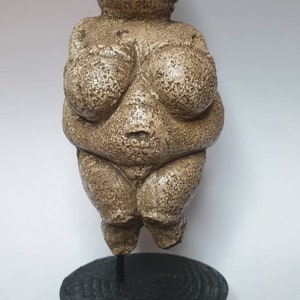 venus von Willendorf, venus of Willendorf, replika replica