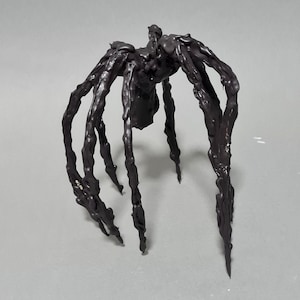 Spider Sculpture, a Study of Louise Bourgeois Spider Sculpture cca 11cm2