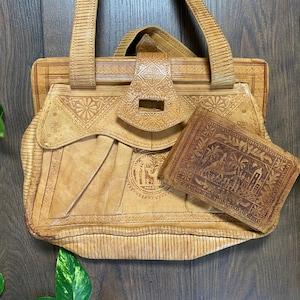 Bolso de cuero marroquí de la década de 1970 con billetera a juego