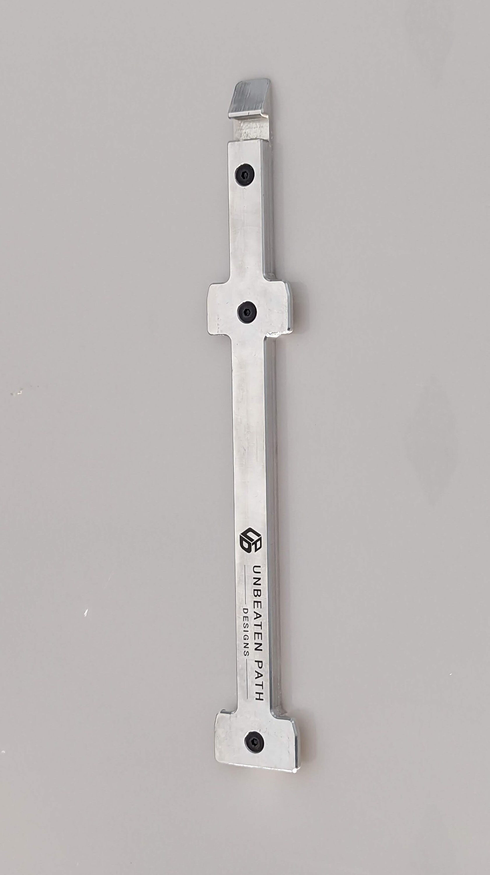 Milwaukee Packout Locking Wall Mount by Unbeaten Path Designs