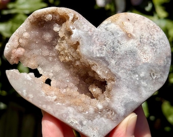 Corazón de amatista drusa pulida con azúcar natural sobre base, corazón de cristal n.° 2 / Regalos para amantes de la naturaleza / Regalos para él / Regalos para ella