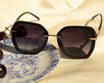 Hexagonal Front Lens Sunglasses