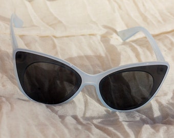 Blue Exaggerated Front Lens Cat Eye Sunglasses