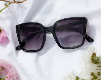 Black Full Lens Cat Eye Point Sunglasses