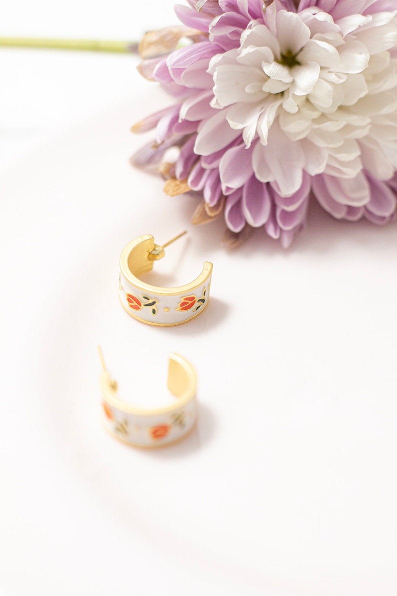 Tulip Detailed Mini Hoop Earrings image 4