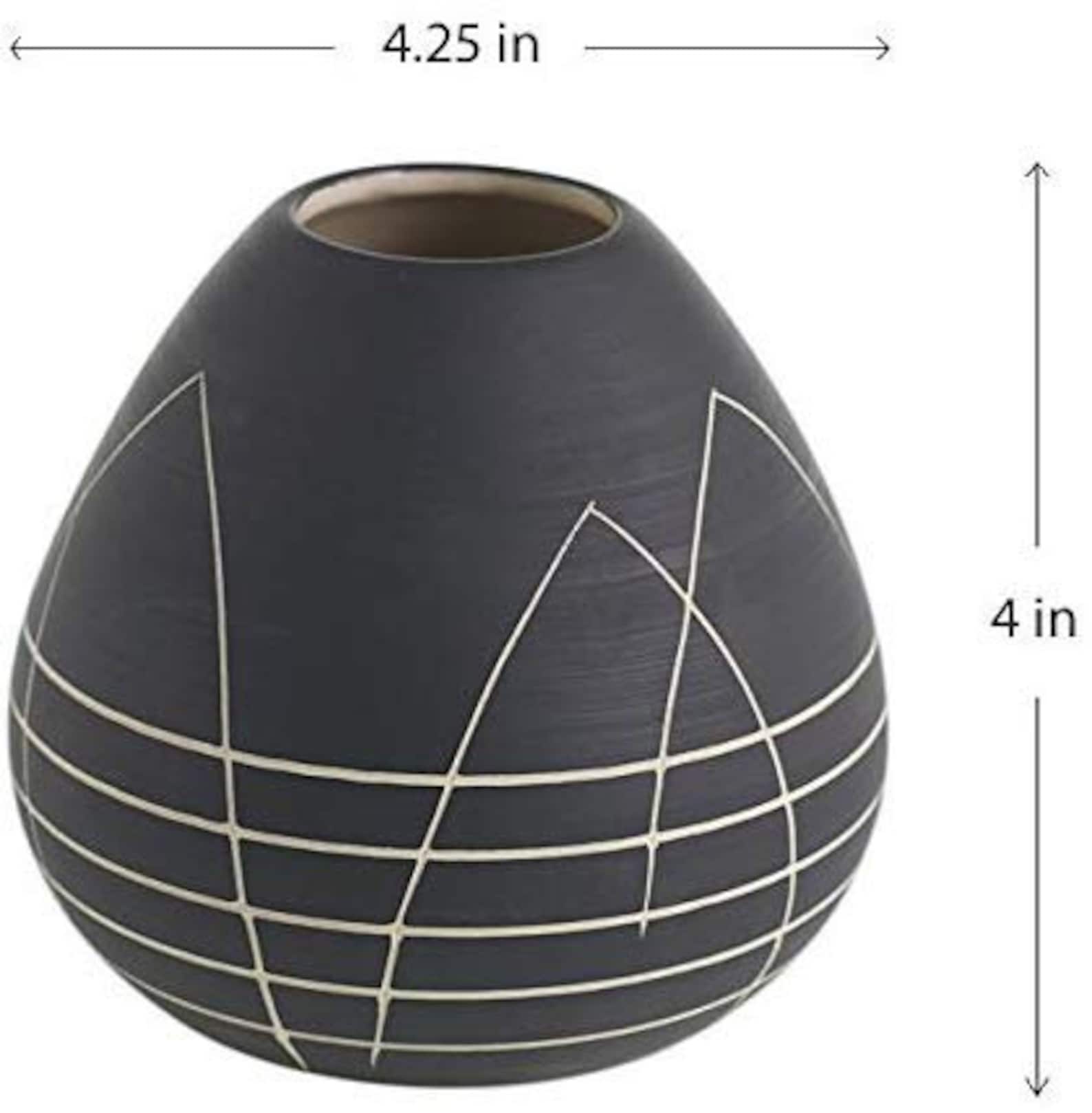 Black Round Bud Vase w/ Etched White Design Everlane Short
