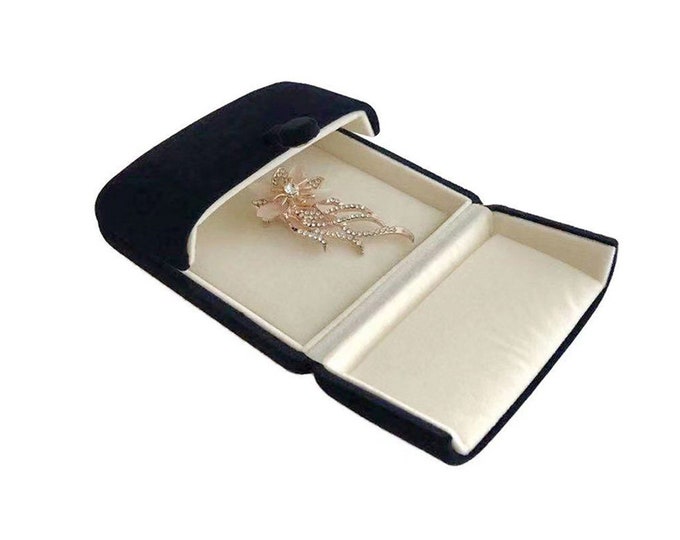 Exquisite Present Case for Brooch Memorial Pin Hard Shell Protection Premium Grade Velvet Exterior High End Jewelry Box Packaging