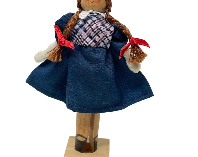 Vintage Clothespin Doll molly Artist Nancy Bagian Cranston RI Signed