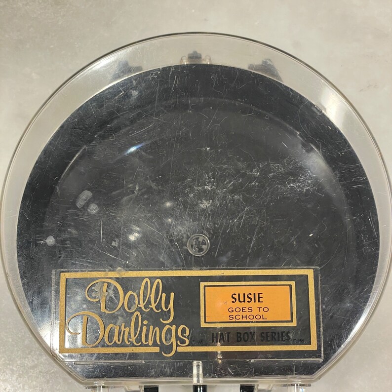 Hasbro Dolly Darlings Susie Goes to School Hat Box Series Doll