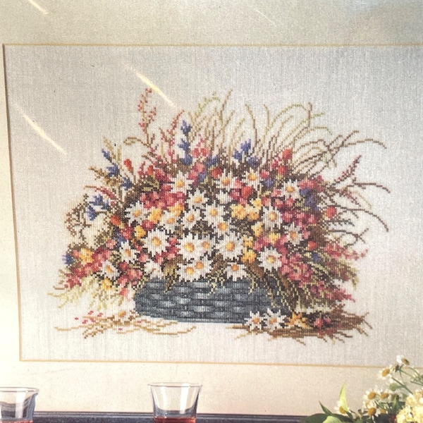 PERMIN of Copenhagen 70-0484 FLOWER BASKET Counted Cross Stitch Kit Denmark