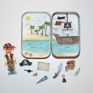 Pirate Theme Mini Magnetic Tin Box Playset - Personnalisé avec nom et photo
