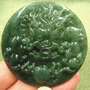 Zertifiziert eisern grün natürliche Grade A Jade Jadeit Hand-geschnitztanhänger Drachen Nehrung Perle 1060