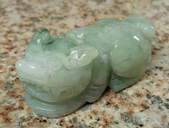 Certified 100/% Natural Grade A Emerald Jadeite jade hand carved dragon Pendant