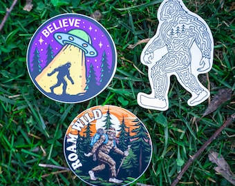 Zestaw 3 naklejek z Bigfootem, naklejka na butelkę z wodą Sasquatch, naklejka z UFO, zabawna naklejka z motywem natury, zabawna naklejka, naklejka na laptopa