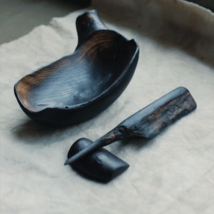 Oak chahe. A tea scoop made of wood for a tea ceremony.  Tea set.