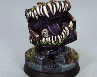 painted Mockingbeast Miniature, painted Mimic miniature, painted monster miniature, paint dungeon furniture,paint coffer,paint dungeon chest
