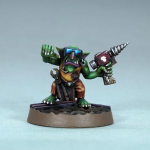 Målad Gretchin-arbetarminiatyr, målad ork gretchin, målad grotminiatyr, ammo runt, 40k Speed Freeks grotz, Kult of Speed orks, Evil Sunz