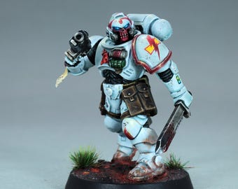 painted white scars reiver sergeant miniature, white scars miniature, painted primaris reiver miniature, bolter and knife,warhammer 40k mini
