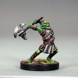 painted Goblin warrior Miniature, Painted Goblin Boss, painted dnd goblin Miniature, painted Goblin Barbarian, paint Goblin Fighter greataxe