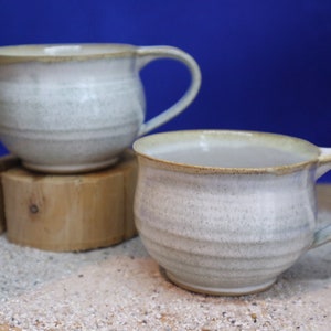 Bulbous cup "sand white", for coffee or tea, 250 ml and 350 ml, favorite pottery cup, white beige