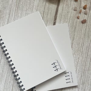 Mini fickanteckningsbok med änglanummer - Spirituell dagbok - Numerologisk gåva - 111 222 333 444 555 777 888 999 1111 - Manifestationsdagbok