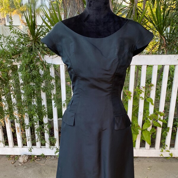 Breakfast at Tiffany's Vintage 1960's Fitted Little Black Dress with Boys and Low Back XS-S