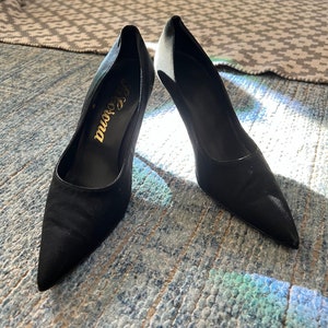 Exquisite Black Grosgrain Ribbon Vintage Stiletto High-Heel Pumps, Size 7A