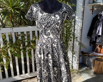 Vintage Paisley 1950s Suzy Perette Dress