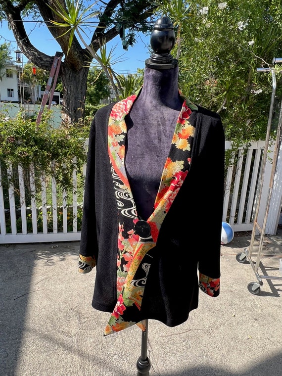 Beautiful Vintage Kimono-Inspired Light Sweater/Ja