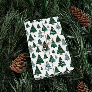 Carta da regalo natalizia carina, carta da regalo con alberi di Natale, festa, carta da regalo natalizia