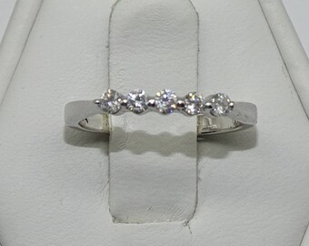 14K Diamond Ring .Diamond 0.15ct