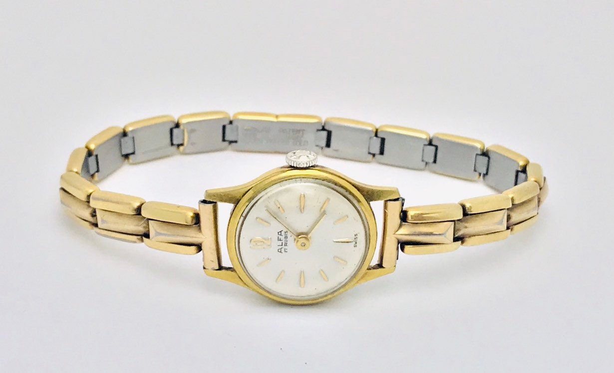Rare Alpha 17 Jewel Swiss Ladies Mechanical Wristwatch Rare Alpha 17 Jewel Swiss Ladies Mechanical Wristwatch