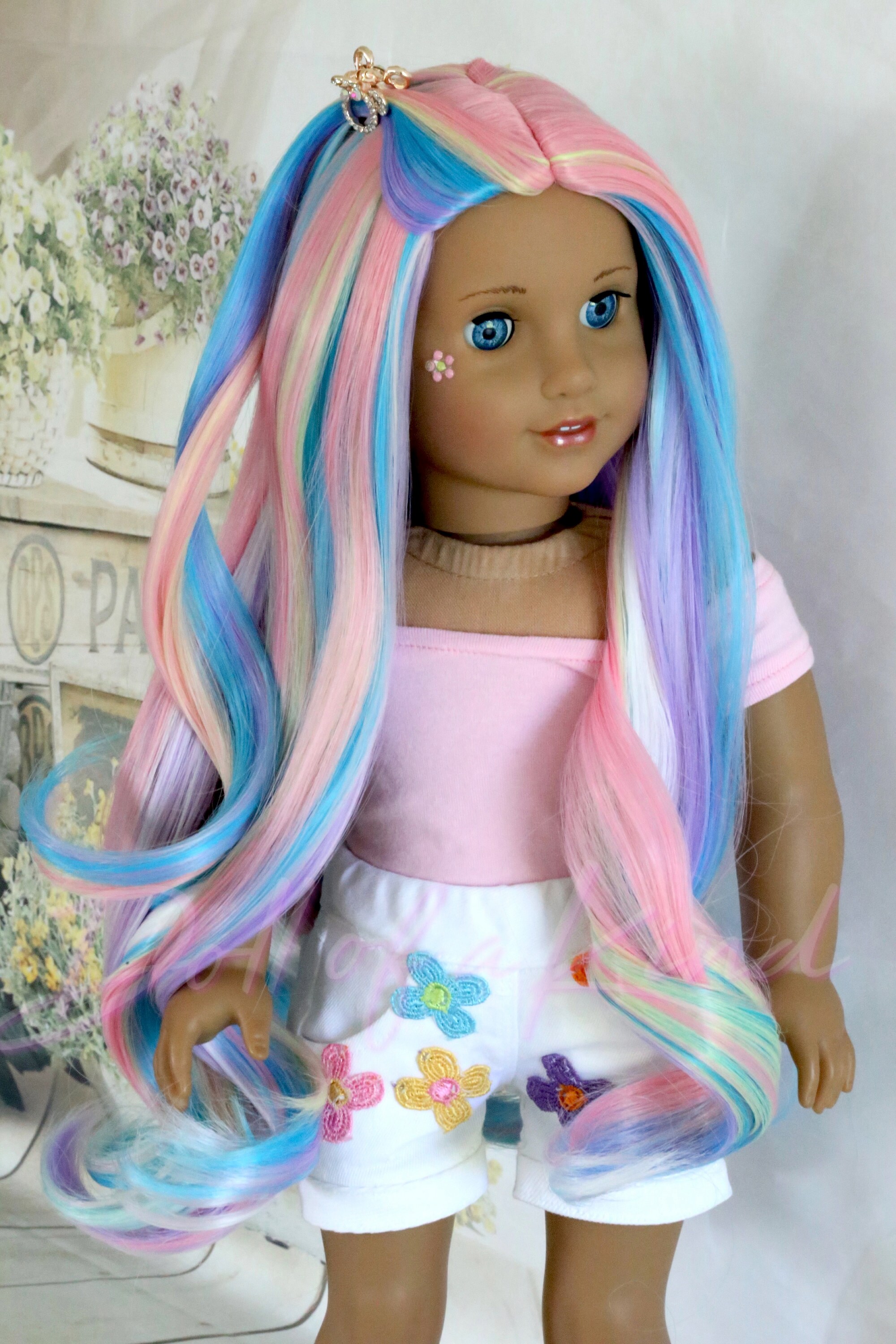 Studio de coiffure Rainbow High : créez des cheveux arc-en-ciel avec la  poupée exclusive et la couleur lavable pour cheveux 