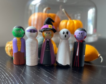 Hand-Painted Halloween Peg Dolls: Spooky Wooden Toys