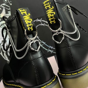 BARBED WIRE HEART dainty double O Ring Boot chain, charm hardware grunge punk, shoe accessories, boot jewellery, dark academia gothic chains