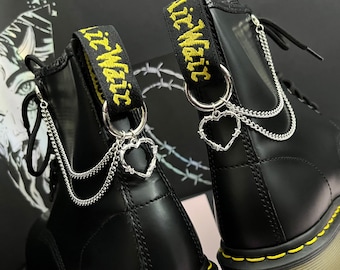 BARBED WIRE HEART dainty double O Ring Boot chain, charm hardware grunge punk, shoe accessories, boot jewellery, dark academia gothic chains