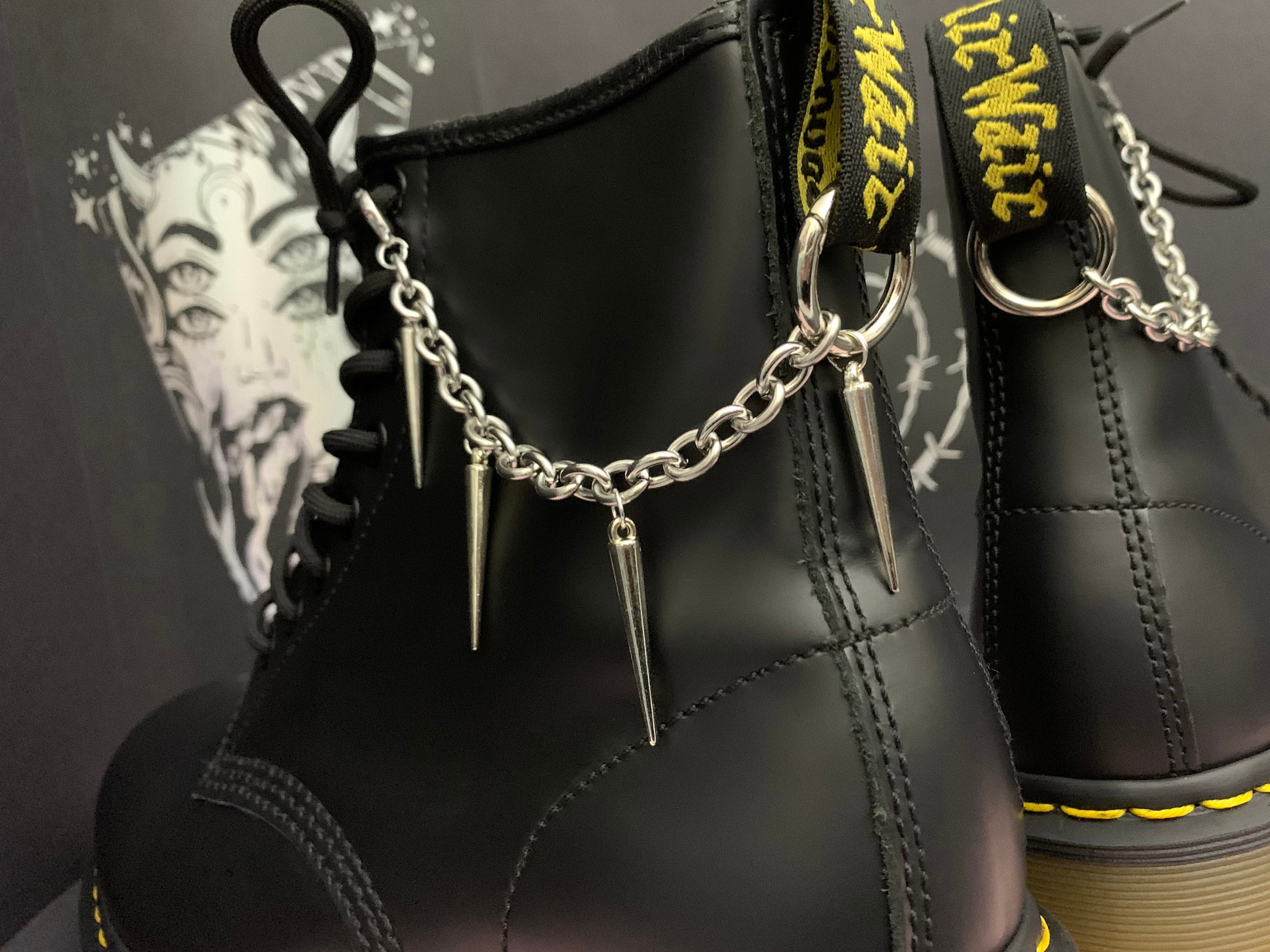 SPIKE BOOT CHAIN Charms, Hardware Grunge Charms, Shoe Accessories, Boot ...