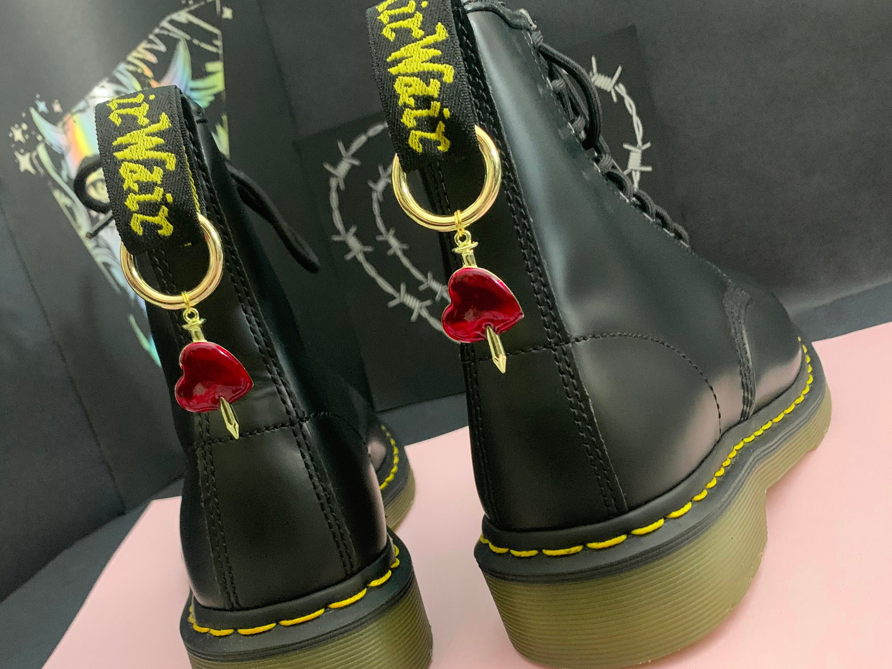 Dr martens purse sale shop