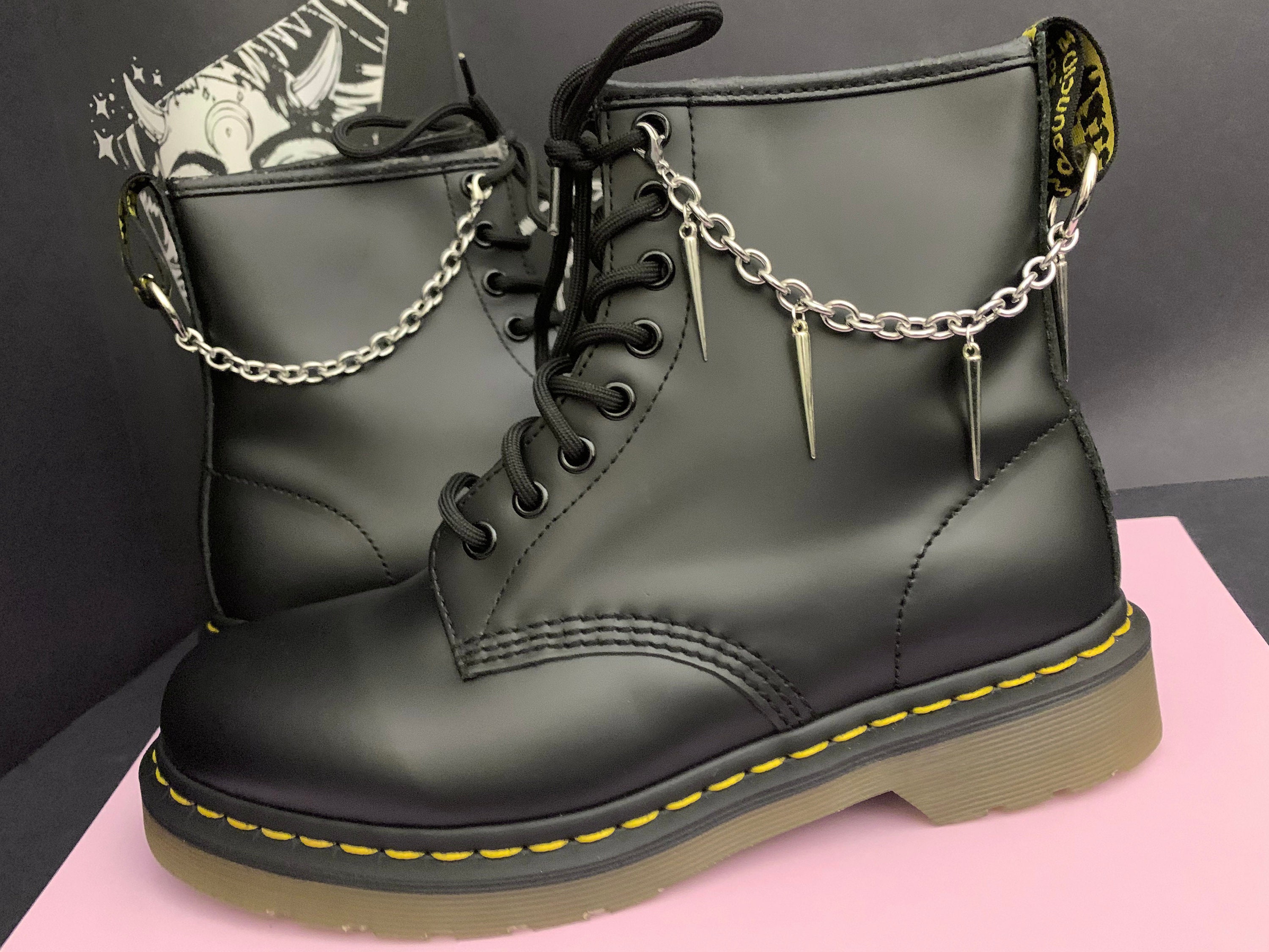 SPIKE BOOT CHAIN Charms, Hardware Grunge Charms, Shoe Accessories, Boot ...