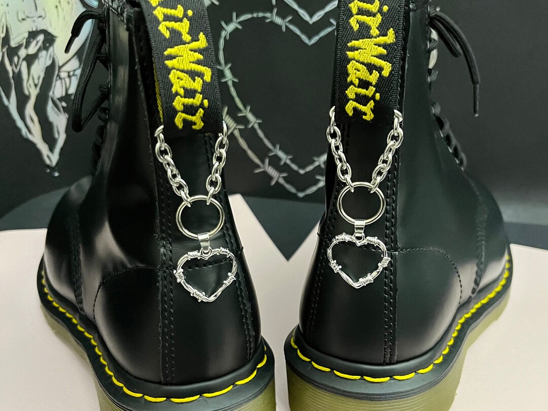 BARBED WIRE HEART Boot Charms, Hanging Boot Chains, Rosary Beads Boot ...