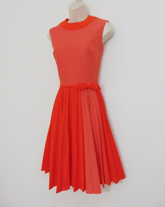 Vintage 70s Bright Red Polka Dot Pleated Fit & Fl… - image 3