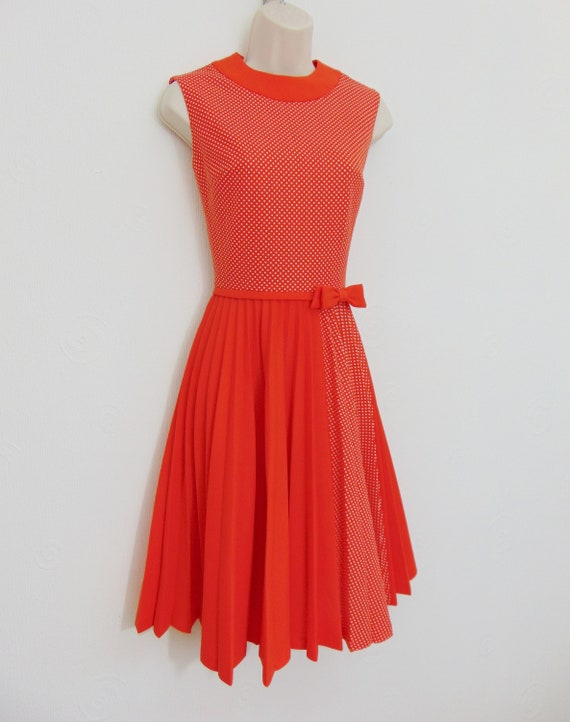 Vintage 70s Bright Red Polka Dot Pleated Fit & Fl… - image 6