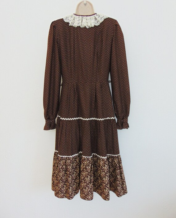 Vintage 70s Brown Floral Prairie Dress Tiered Mid… - image 5