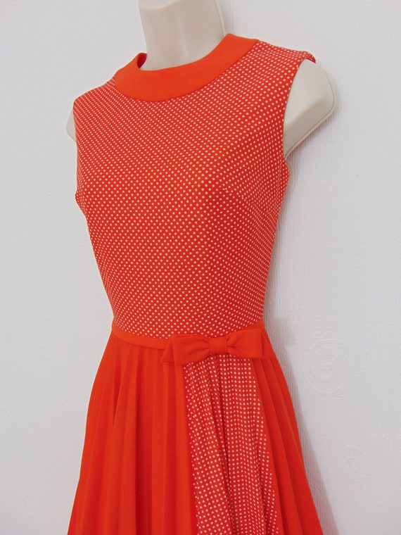 Vintage 70s Bright Red Polka Dot Pleated Fit & Fl… - image 5