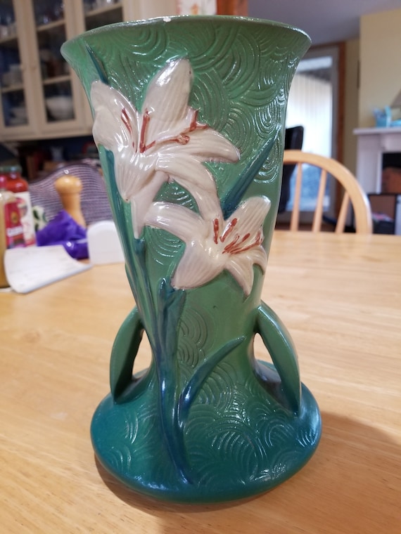 Antique Roseville Pottery Vase, 136-9 Antique Roseville Pottery Vase, 136-9