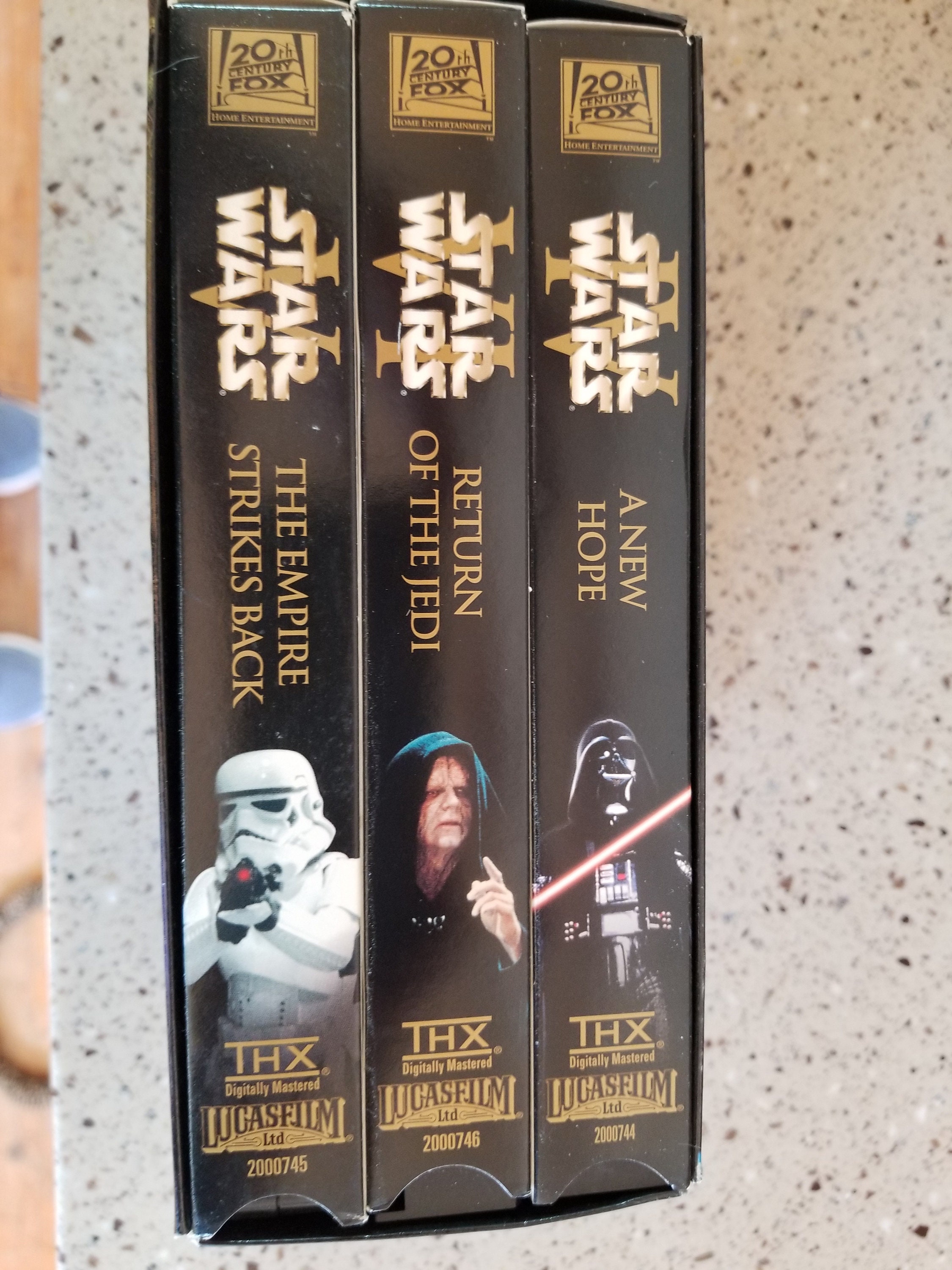STAR WARS TRILOGY　ＶＨＳ 817bhNs0NhL._UF350,350_QL50_.jpg