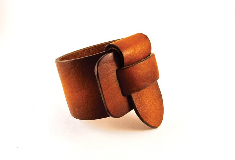 Stylish Leather Bracelet \u2022 Bracelet for Men \u2022 Gift to Friend \u2022 Gift to Boyfriend \u2022 Valentine/'s Day gift \u2022 Gift For Dad \u2022 Cool gift to son