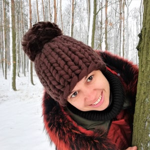 Slouchy pom pom hat Super chunky hat Merino yarn hat Super chunky beanie Slouchy girl hat Pom pom hat women Knit slouchy hat