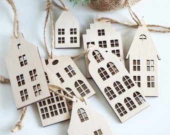 Weihnachtsschmuck aus Holz - SCANDINAVIAN COTTAGES - Set von 8 Stück - Weihnachten