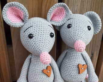 Crocheted mouse